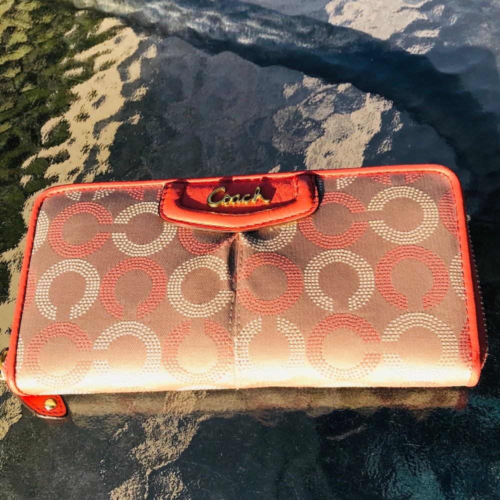Aunthentic Coach Wallet